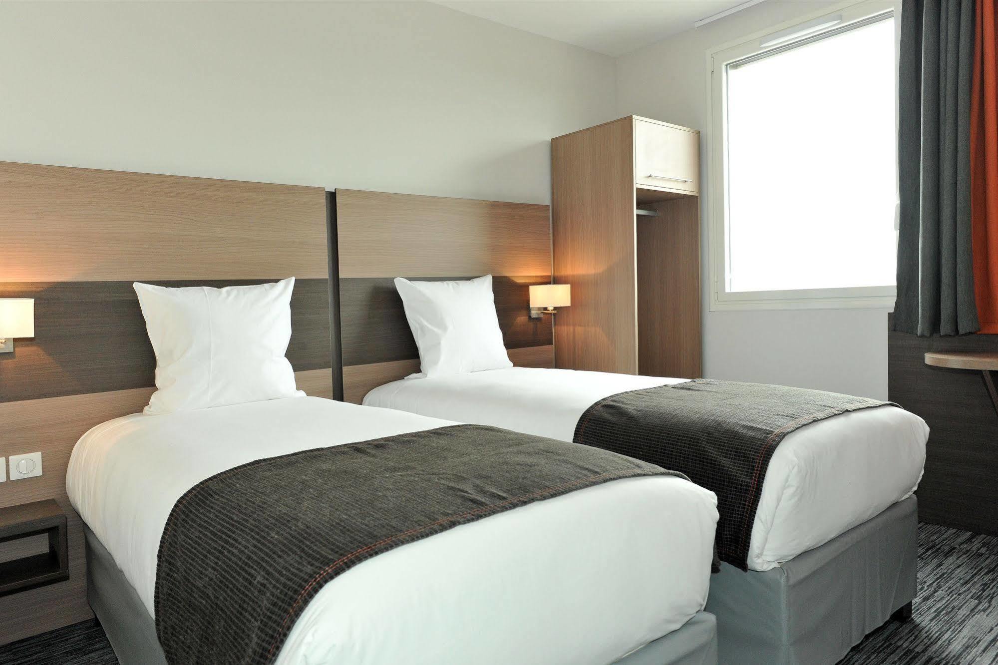 Dios Hotel Bruguieres Екстер'єр фото